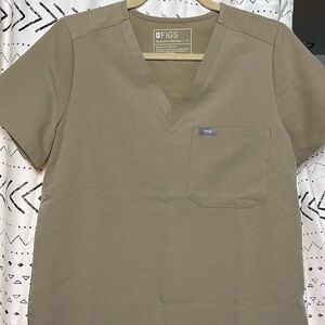 FIGS Catarina One-Pocket Scrub Top - Latte